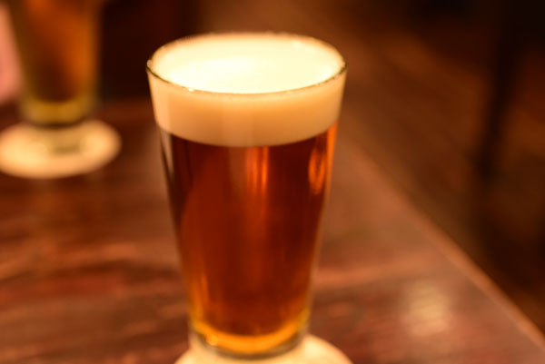 1杯目のビール「石川酒造 TOKYO BLUES」